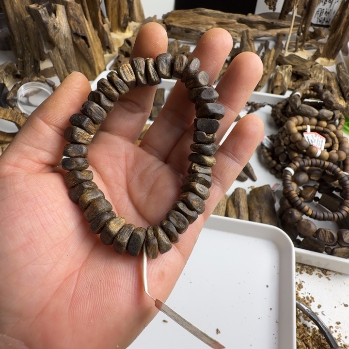 李***豪沉香碎屑沉香奇楠沉香沉水碎银子13.8克重一条