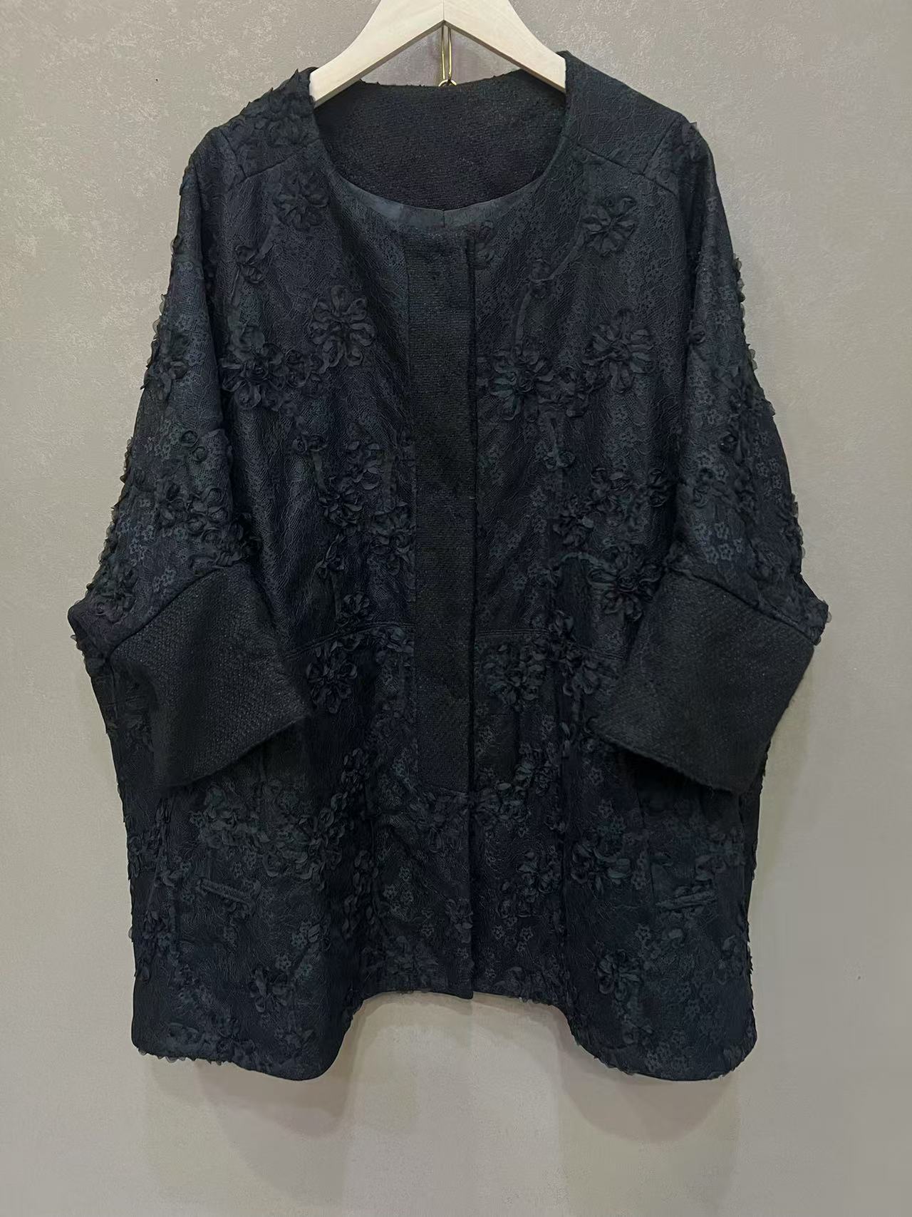 0209黑色女款外套