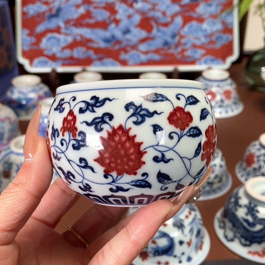 阳春白雪青花釉里红四季花禅定杯