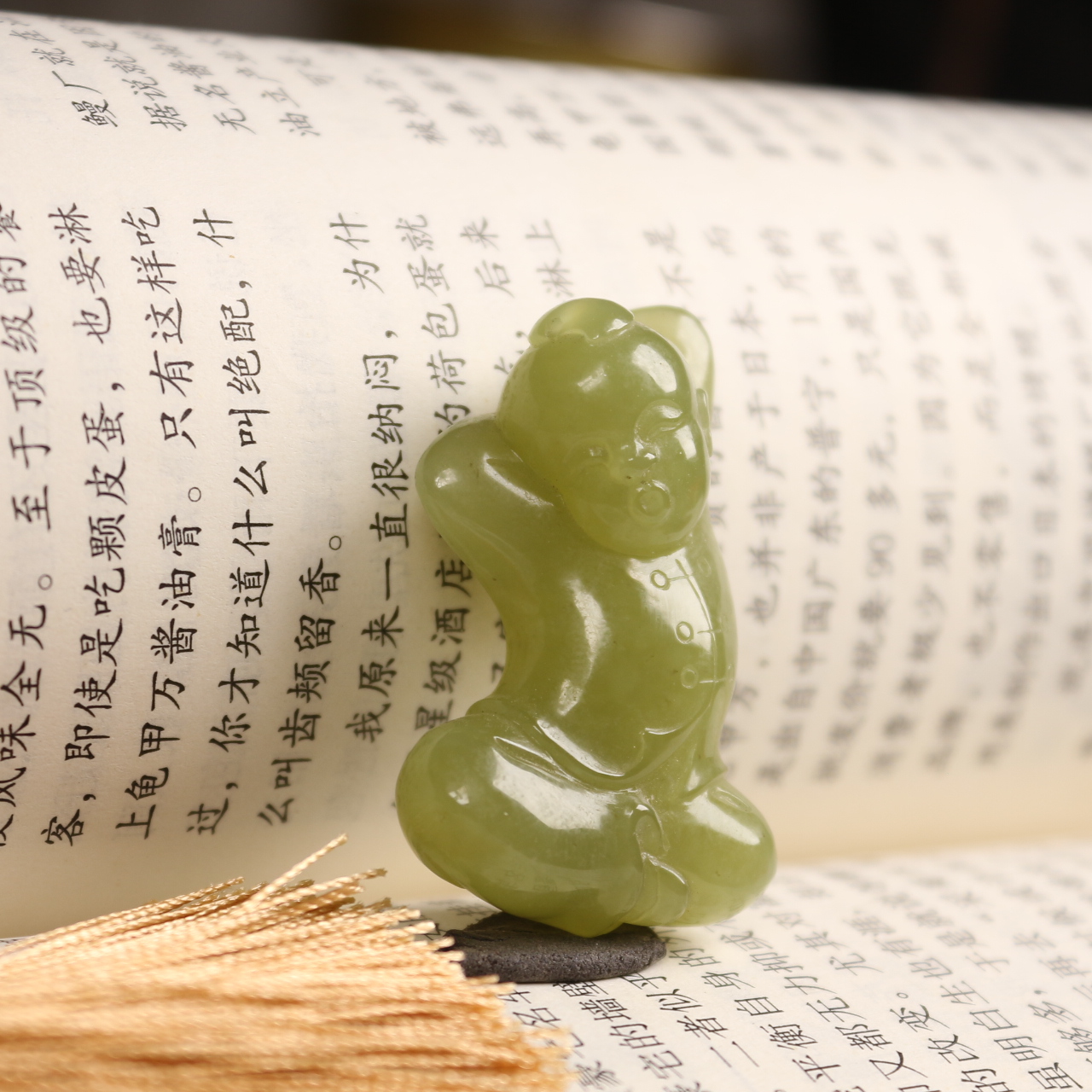 新疆和田玉黄玉正黄童子打哈欠伸懒腰趣味喜庆挂件吊坠