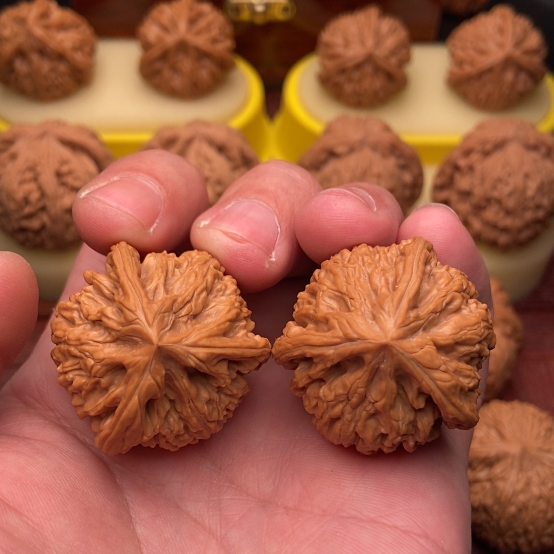 桃核把件小**?粗筋正奔36