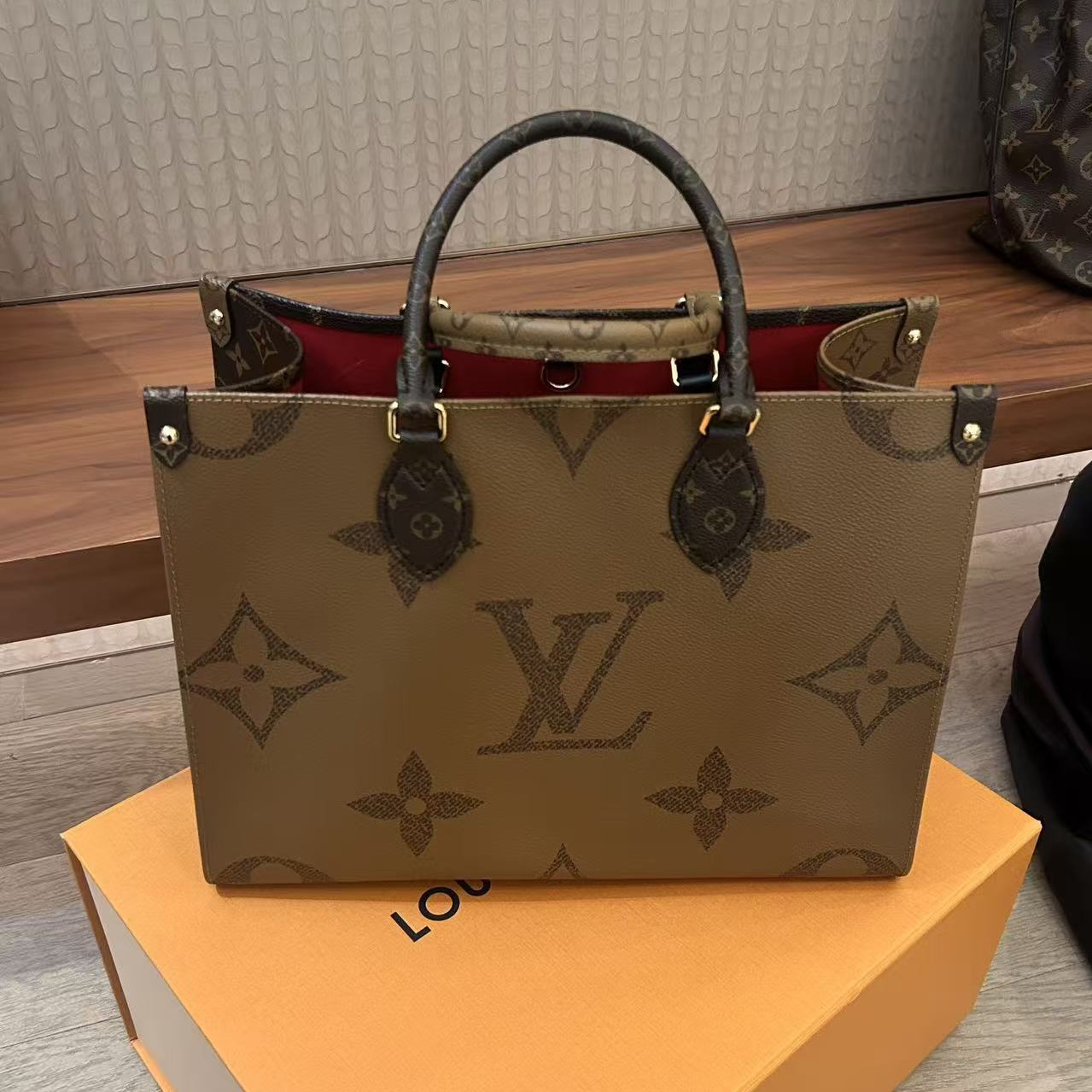 95新 LouisVuitton/路易威登 棕色老花双面onthego中号手提单肩包