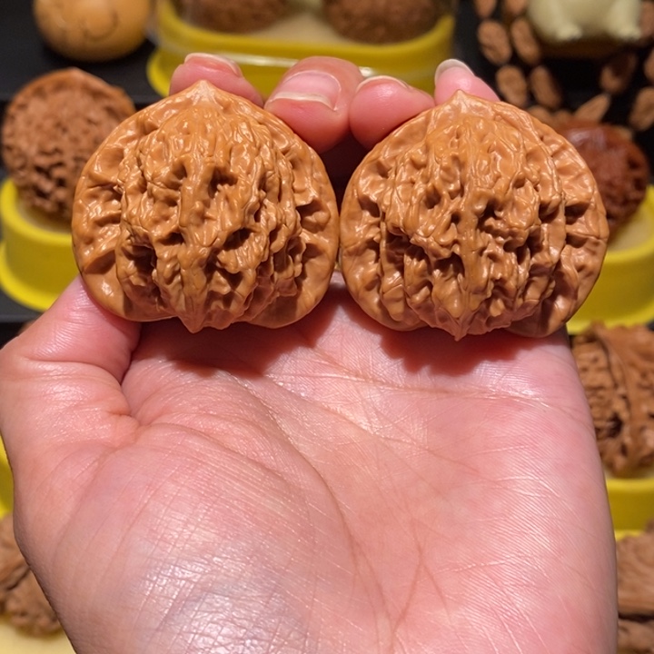 文玩核桃把件文玩核桃43尺霞云岭