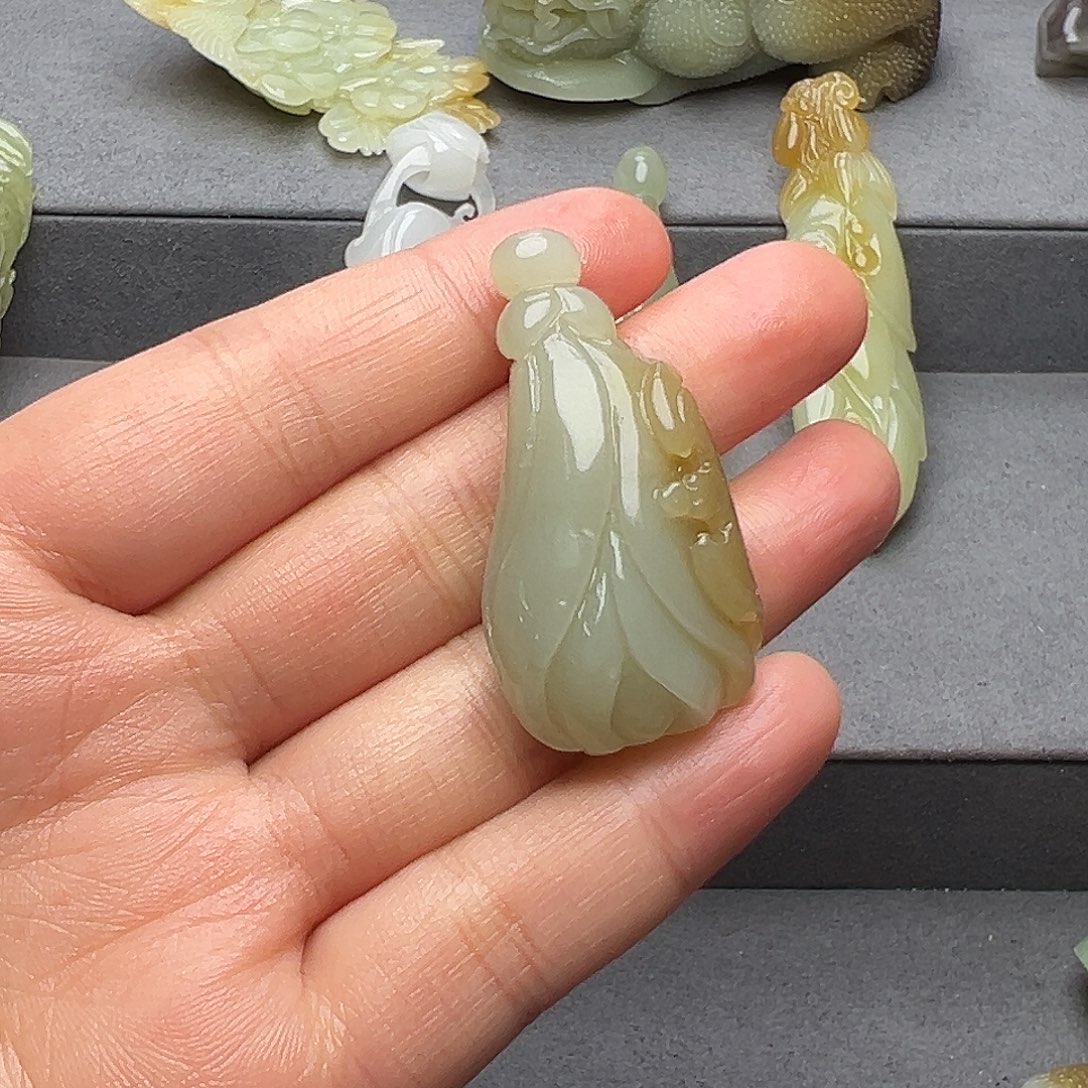 和田玉未镶嵌挂件