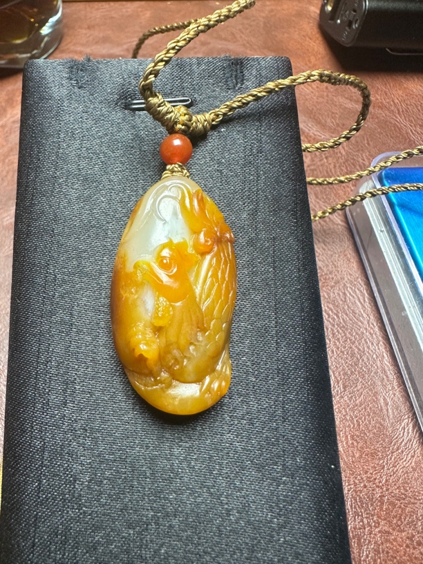 和田玉红沁吊坠17.5克