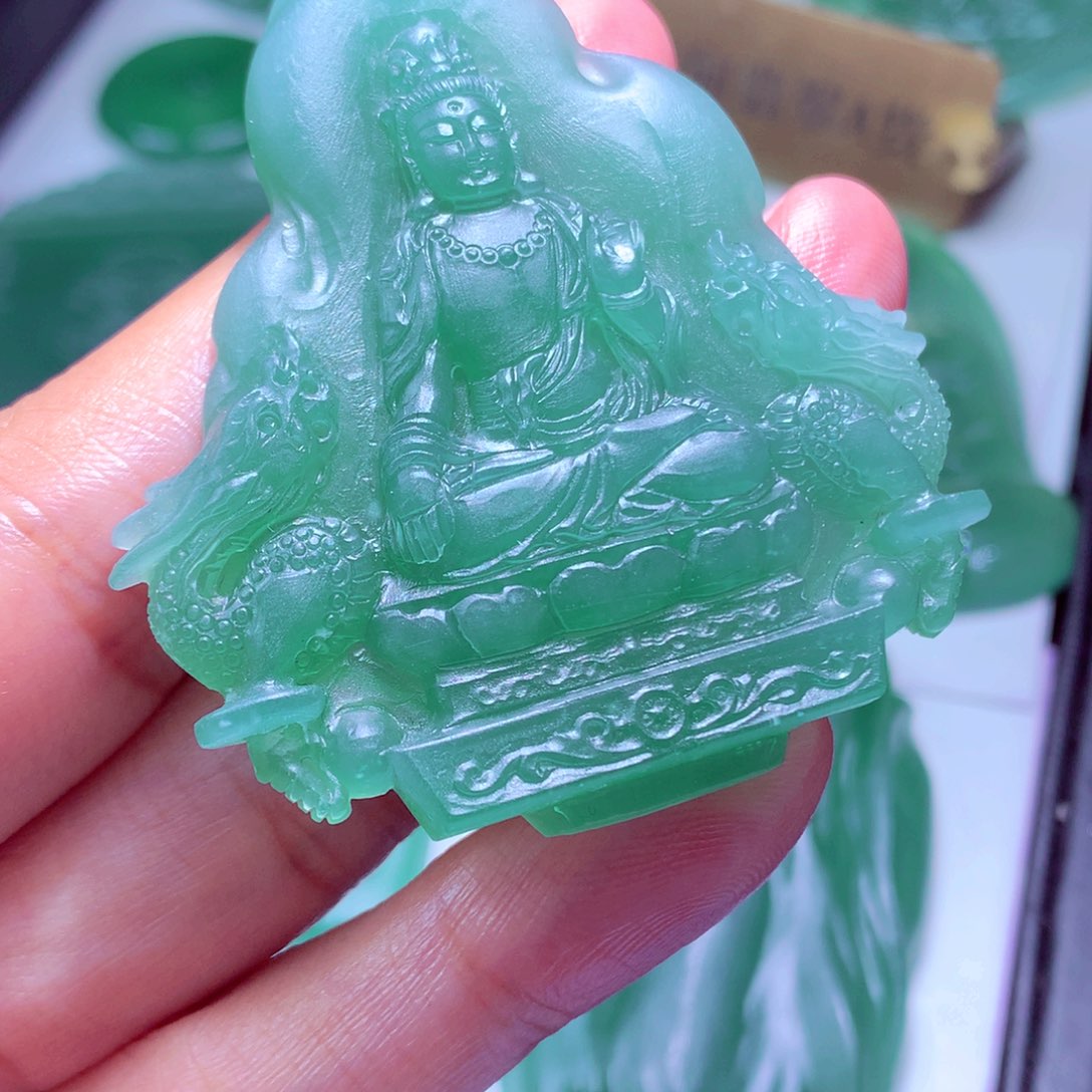 乡***情定制翡翠未镶嵌天然