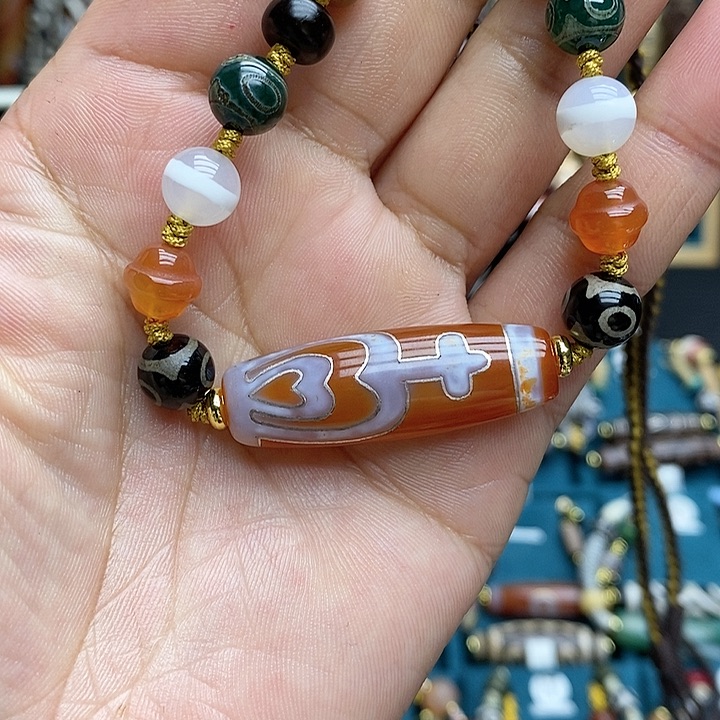 玛瑙/玉髓颈饰合金