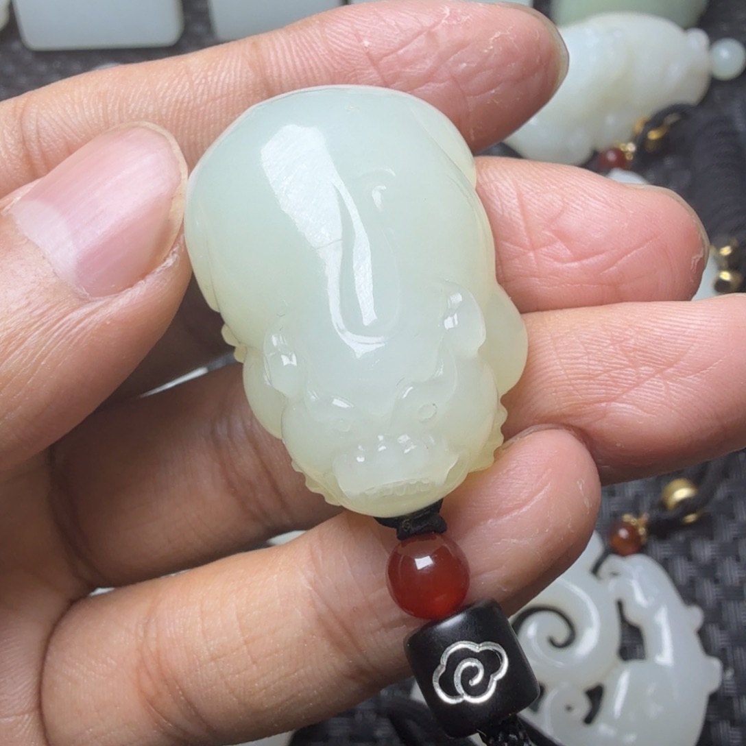 未镶嵌和田玉挂件