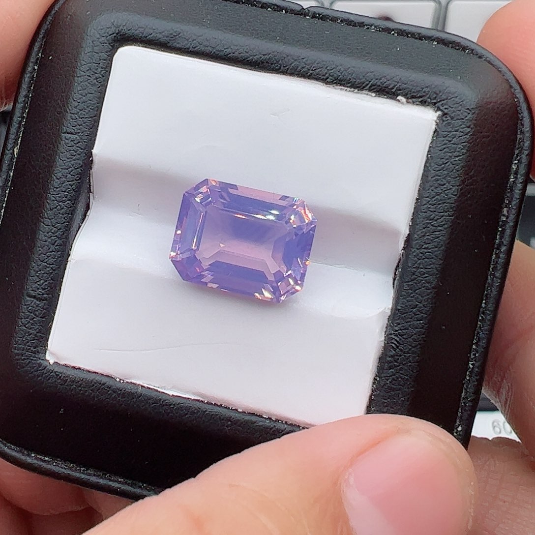 紫晶7.9克拉薰衣草裸石未镶嵌