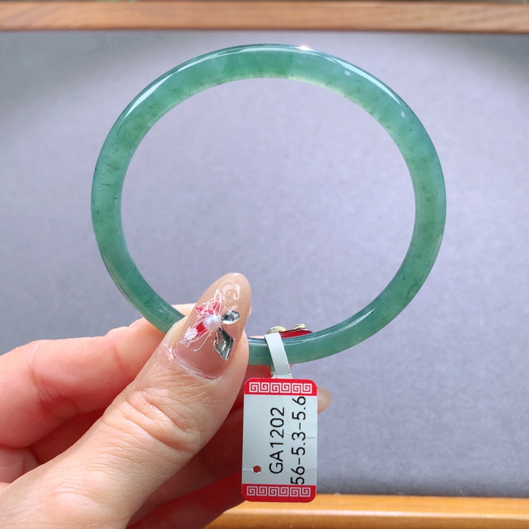 翡翠手镯未镶嵌天然翡翠手镯叮当镯