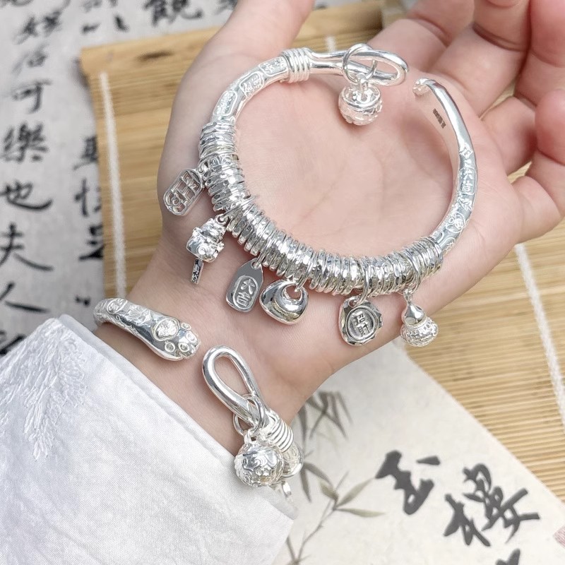 足银手镯 小胖福招财猫盘缠手镯足银999简约设计感情人节送女朋友