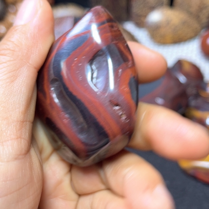 守***馆石英石彩色手把件