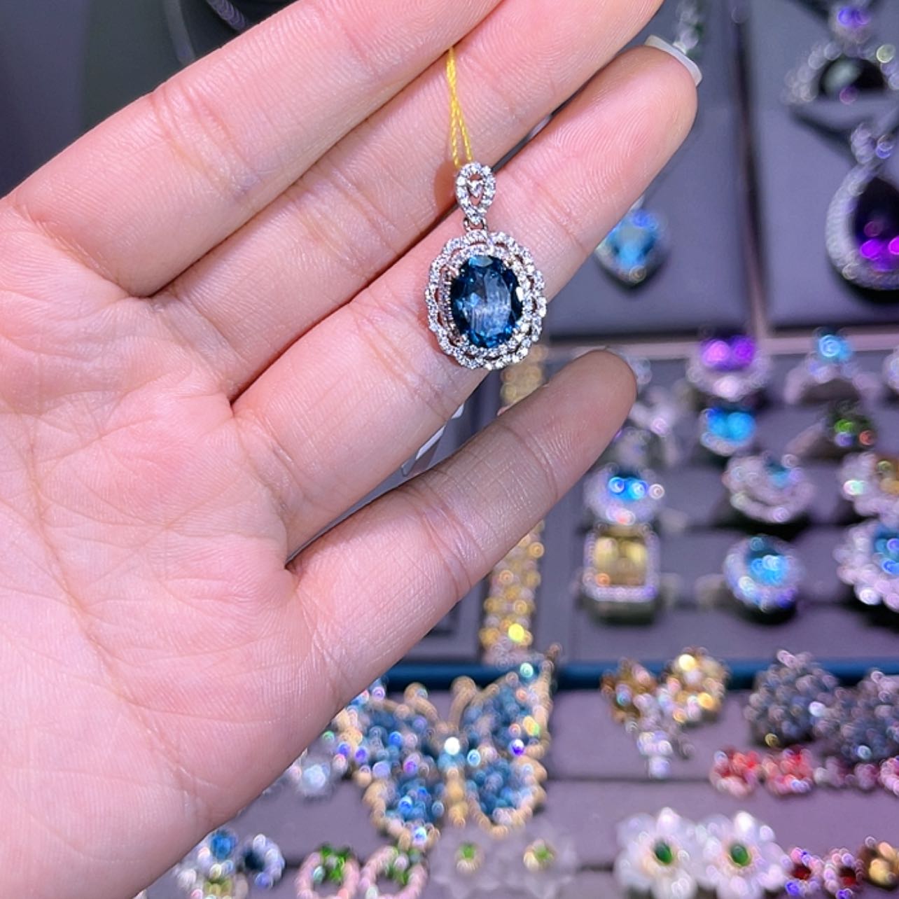 【闪购商品】托帕石吊坠(赠链)银S925镶嵌