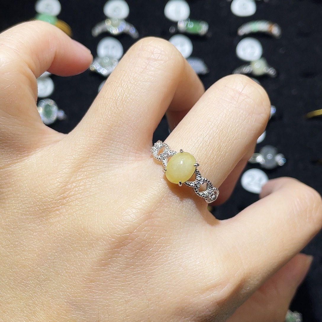 翡翠未镶嵌戒指戒指