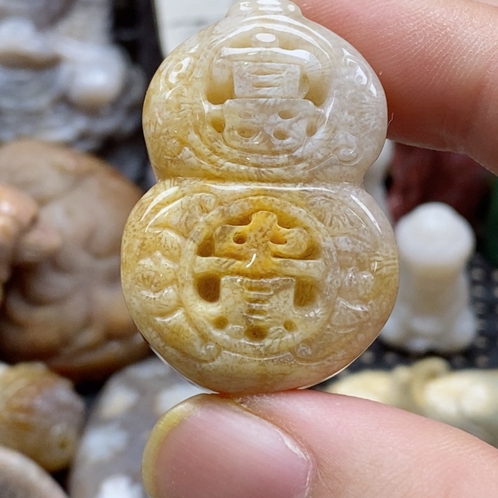 硅化珊瑚（珊瑚玉）颈饰未镶嵌小吊坠