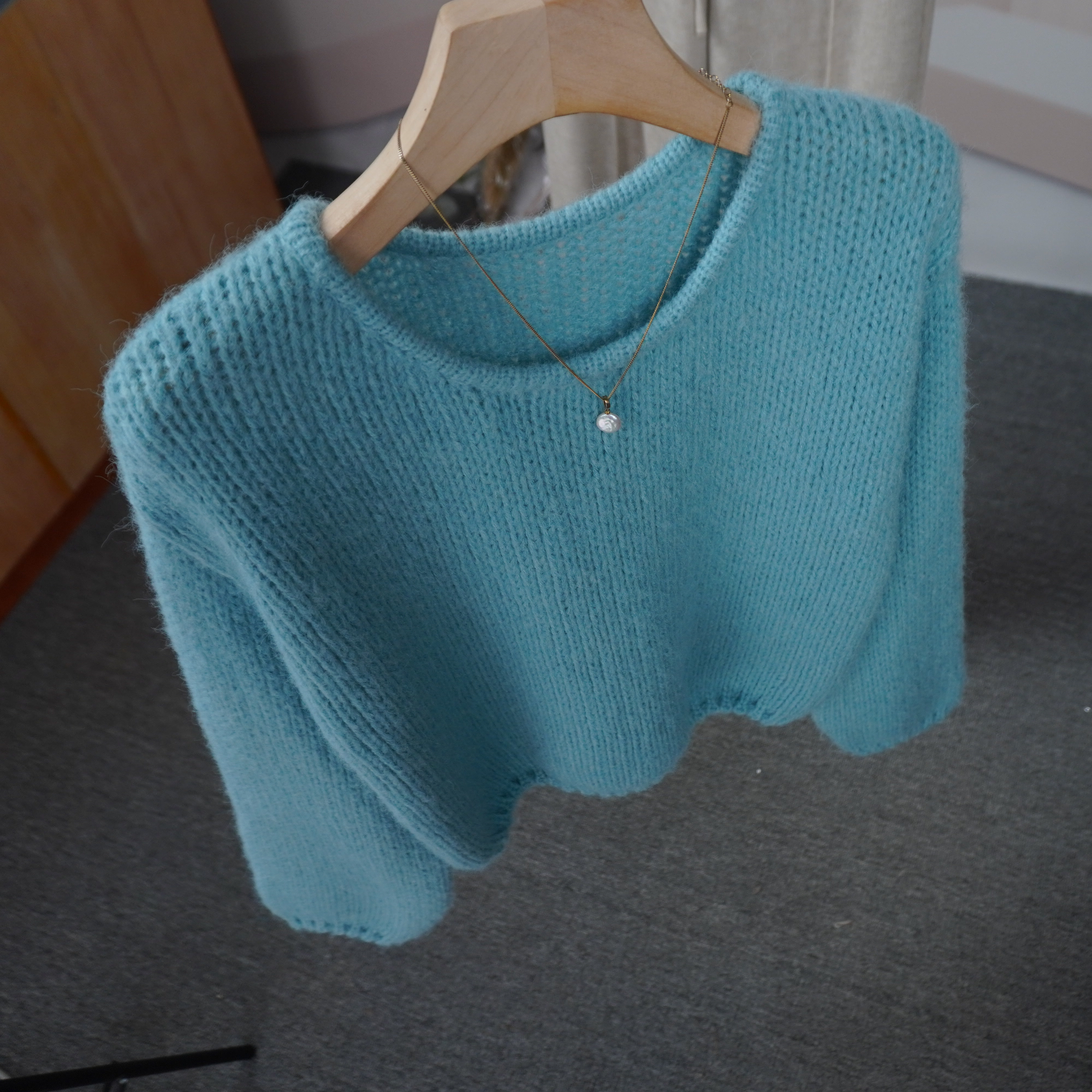 秋冬加厚短款女百搭圆领宽松毛衣