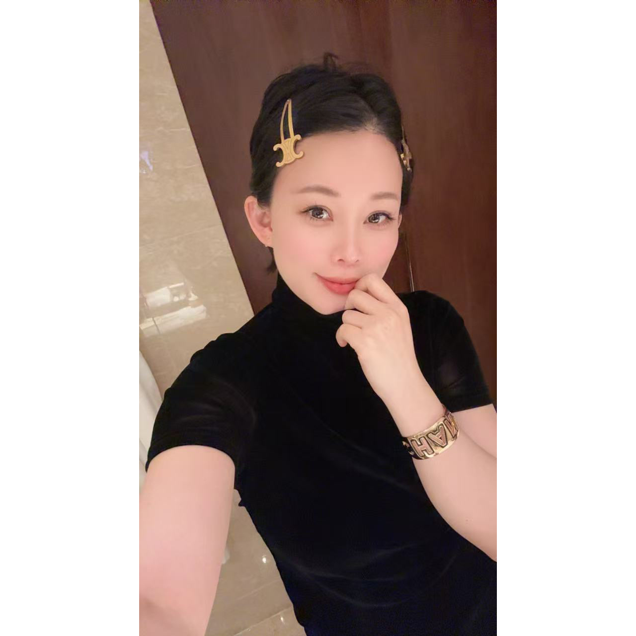 JING2025《万人迷丝绒高领》2025888纯色短袖T恤舒适百搭高领上衣女