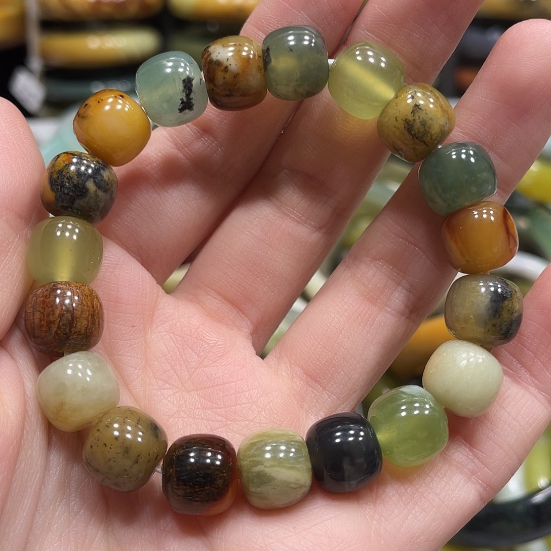 蛇纹石玉手串未镶嵌