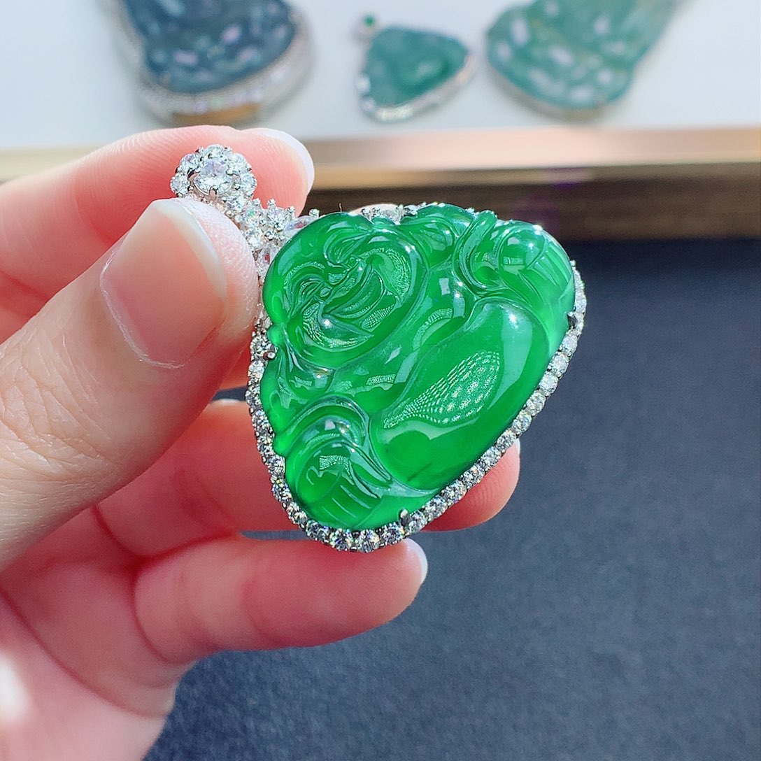 翡翠颈饰银S925镶嵌翡翠