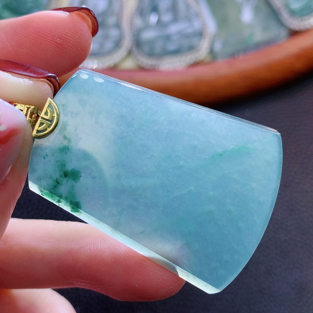 翡翠颈饰18K金镶嵌翡翠