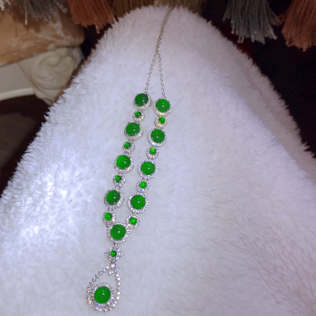 翡翠颈饰银S925镶嵌天然翡翠