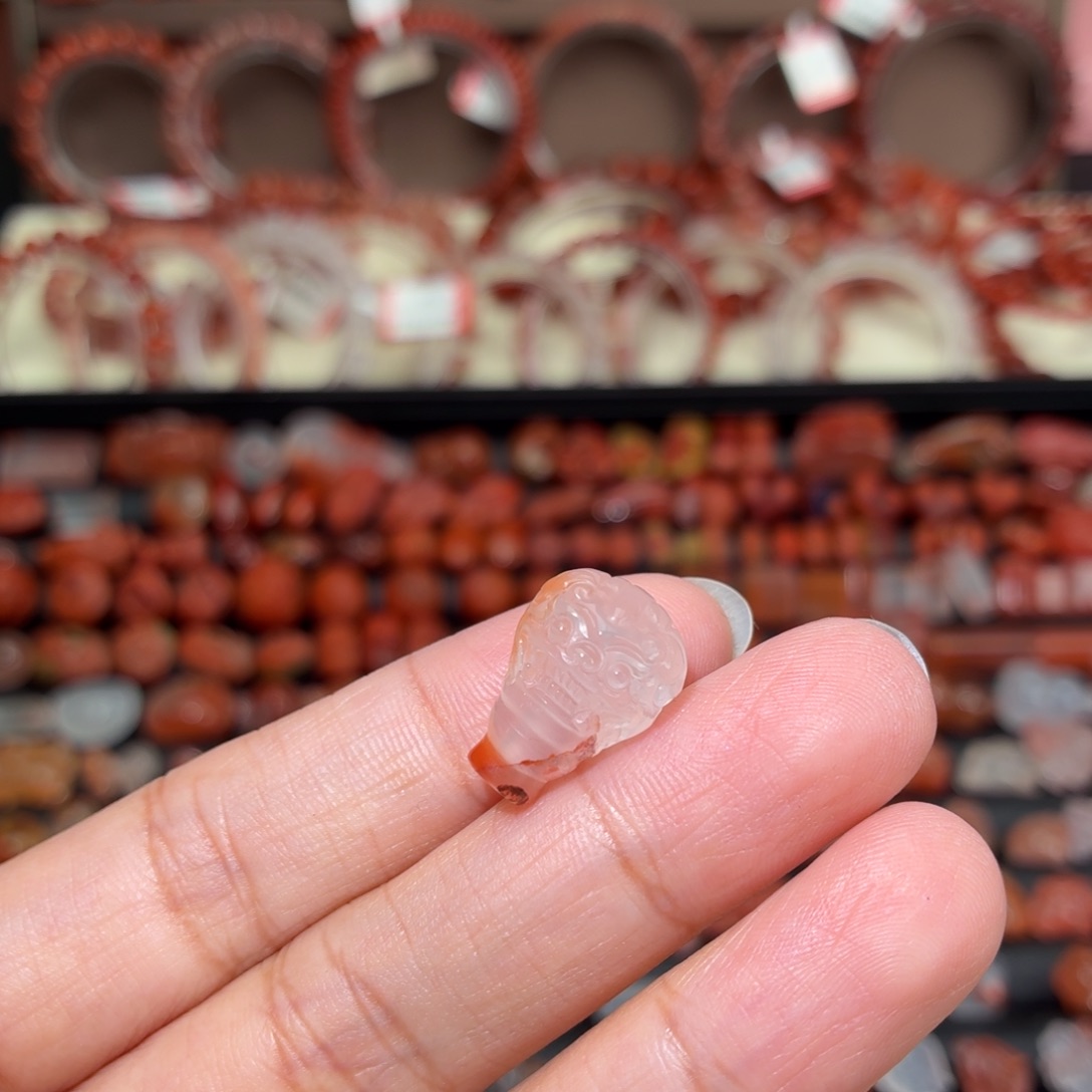 南红玛瑙未镶嵌颈饰雕刻三通12+