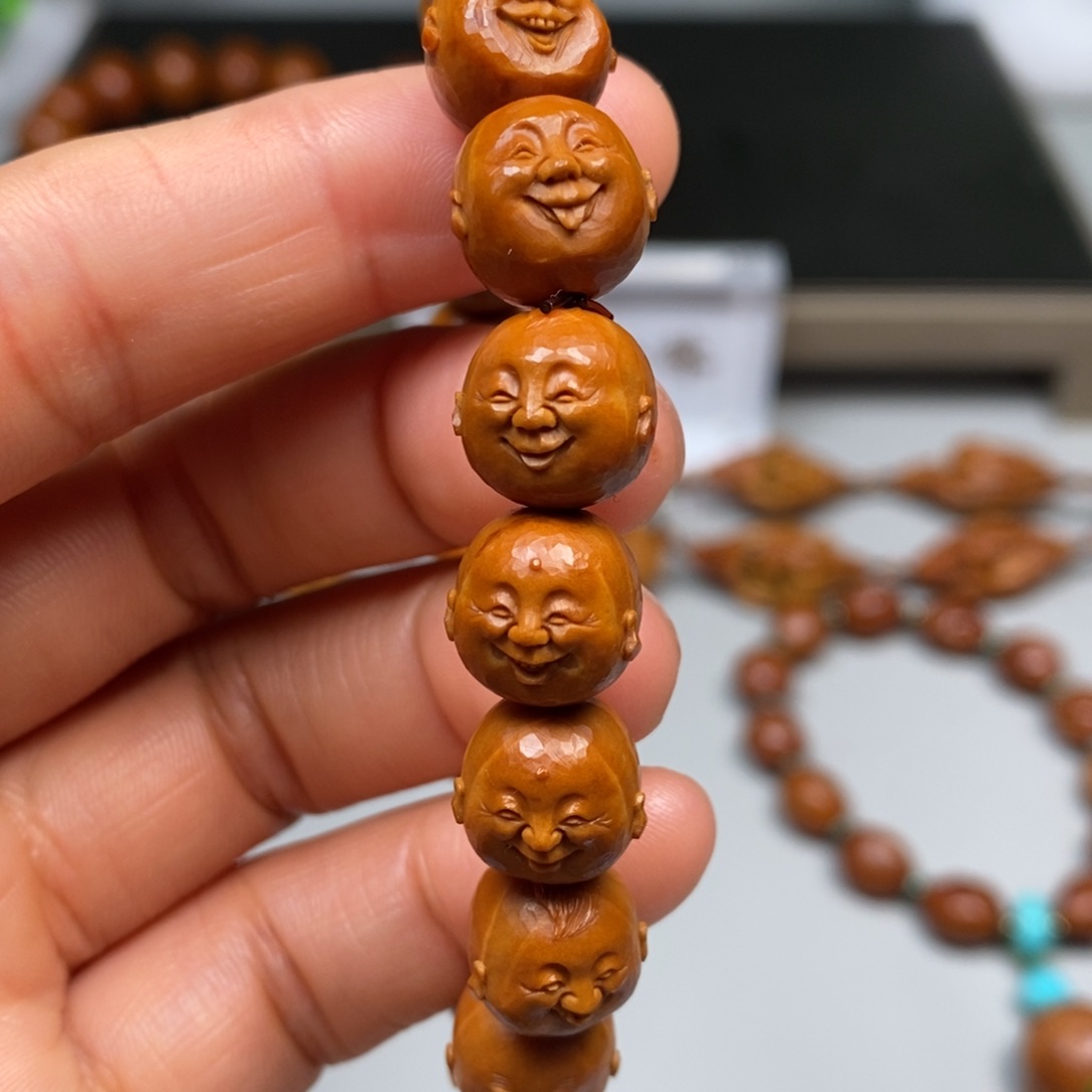 橄榄核吊坠笑佛手串，没有现货