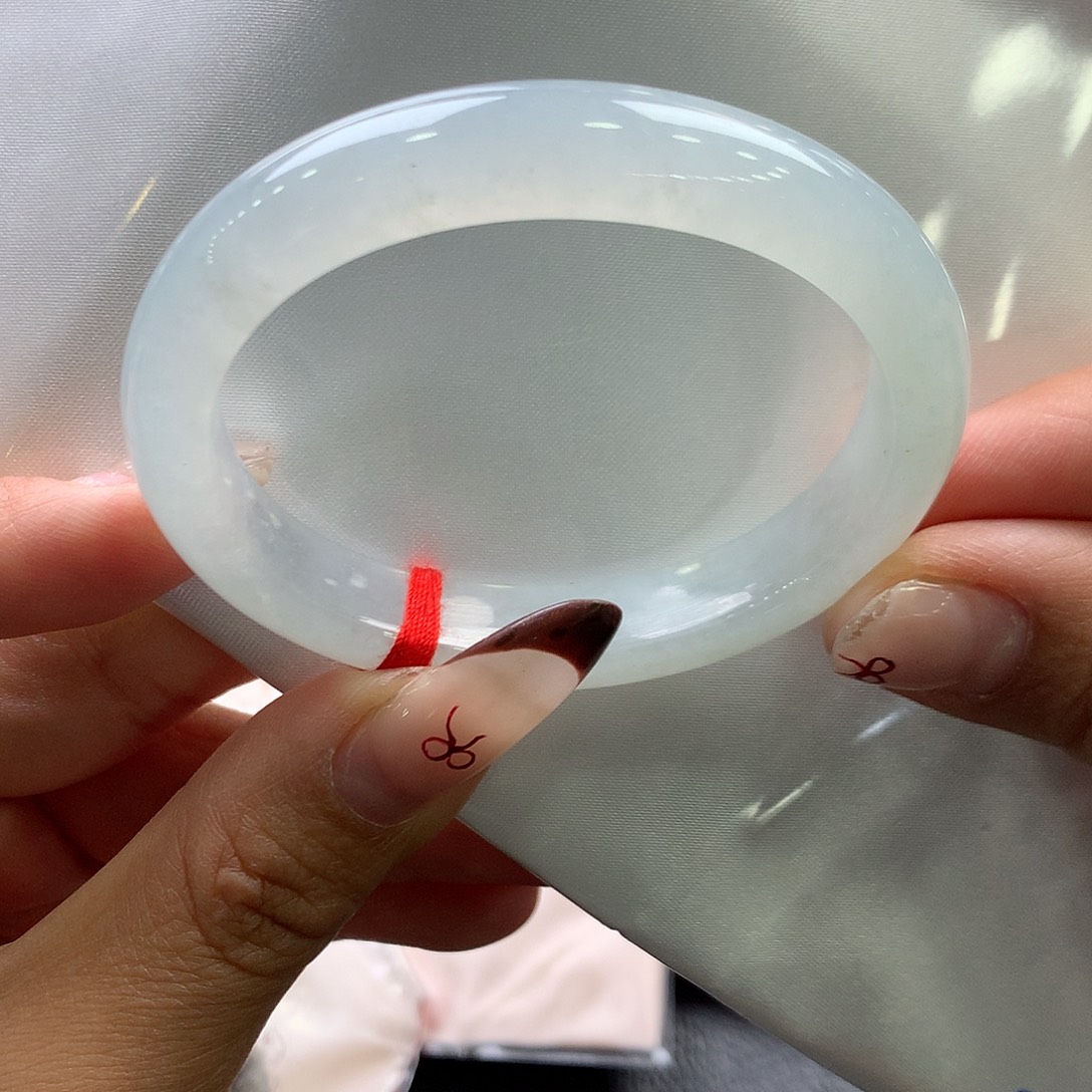 星***辰翡翠未镶嵌手镯（贵妃镯）5号纯冰种色