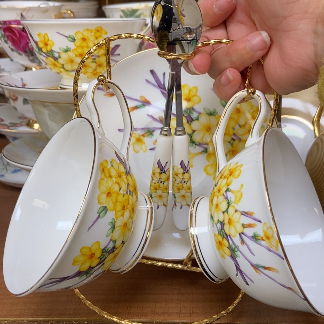 摆件高骨瓷两杯两碟两勺送杯架快递装