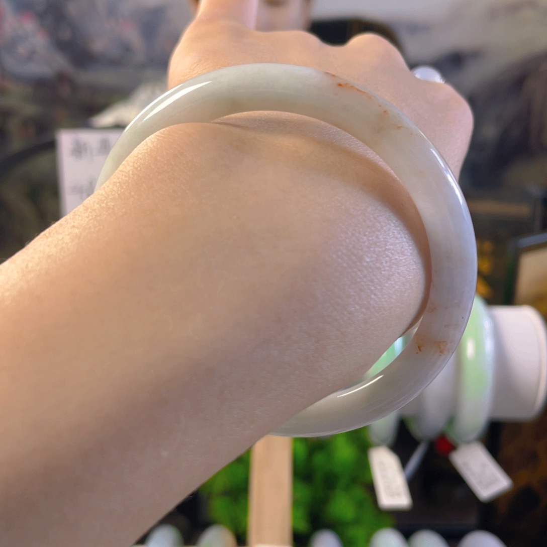 翡翠手镯未镶嵌多样性发1