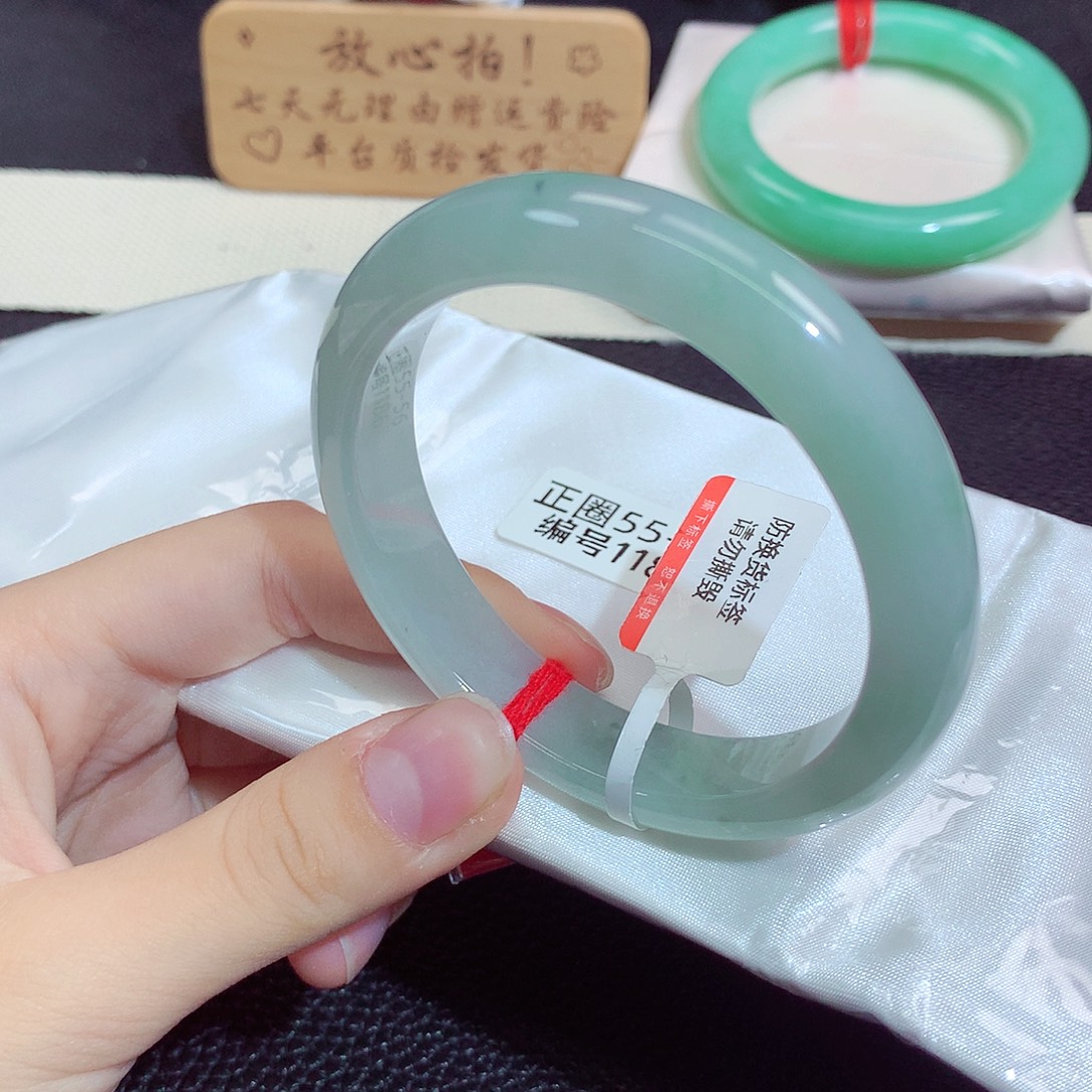 翡翠未镶嵌手镯1186