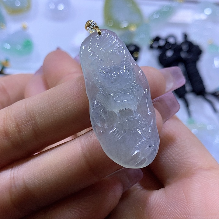 翡翠颈饰18K金镶嵌天然翡翠A货吊坠