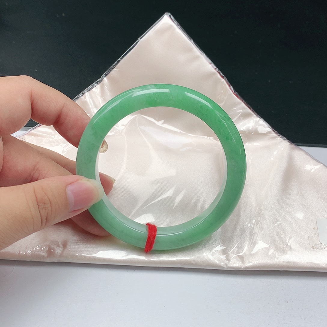 翡翠手镯未镶嵌翡翠200