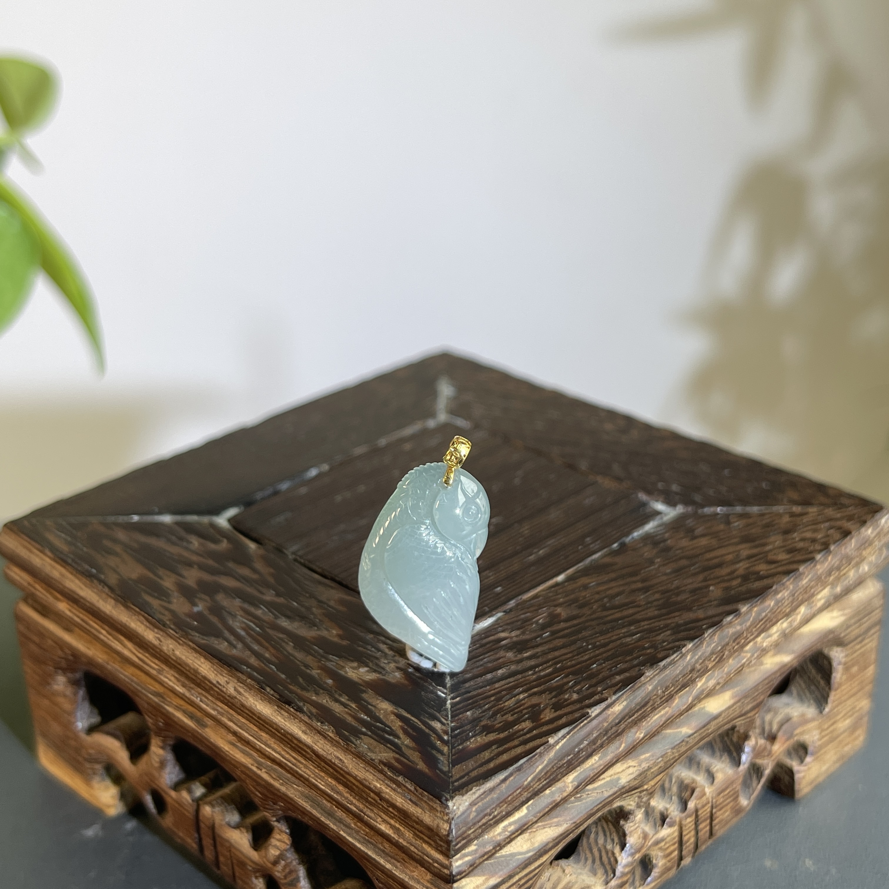 JGB17-016 天然缅甸A货翡翠 18K扣头喜鹊