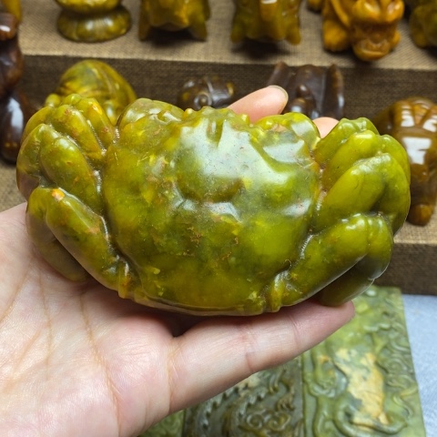 未镶嵌蛇纹石玉颈饰