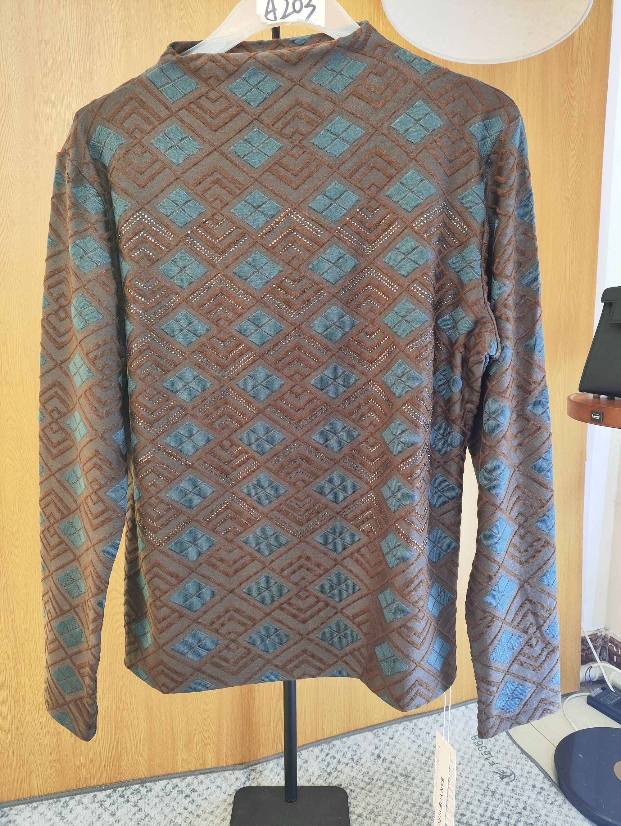 伴月伊人福利款半高领花色打底衫9363