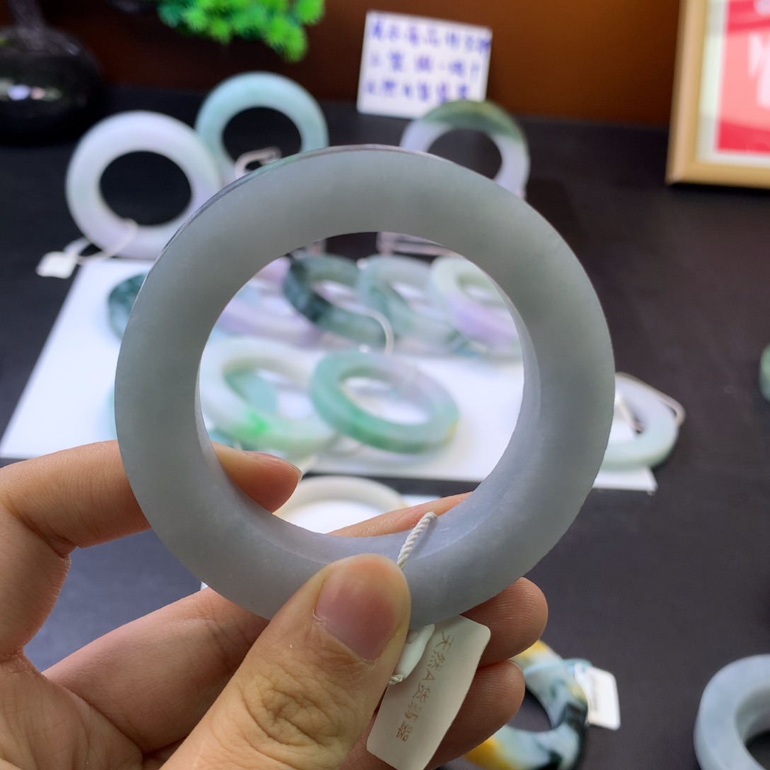 定制翡翠手镯未镶嵌苏*儿