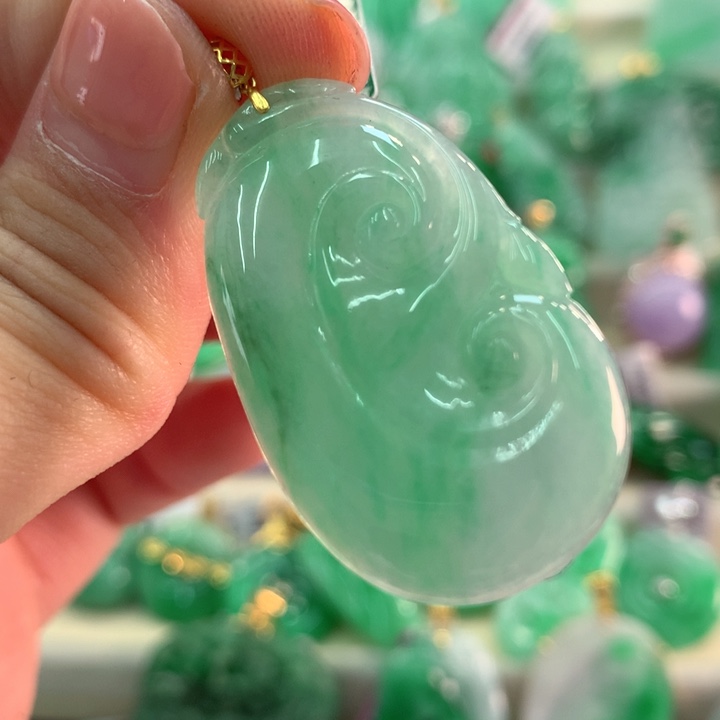 翡翠吊坠(不含链)18K金镶嵌