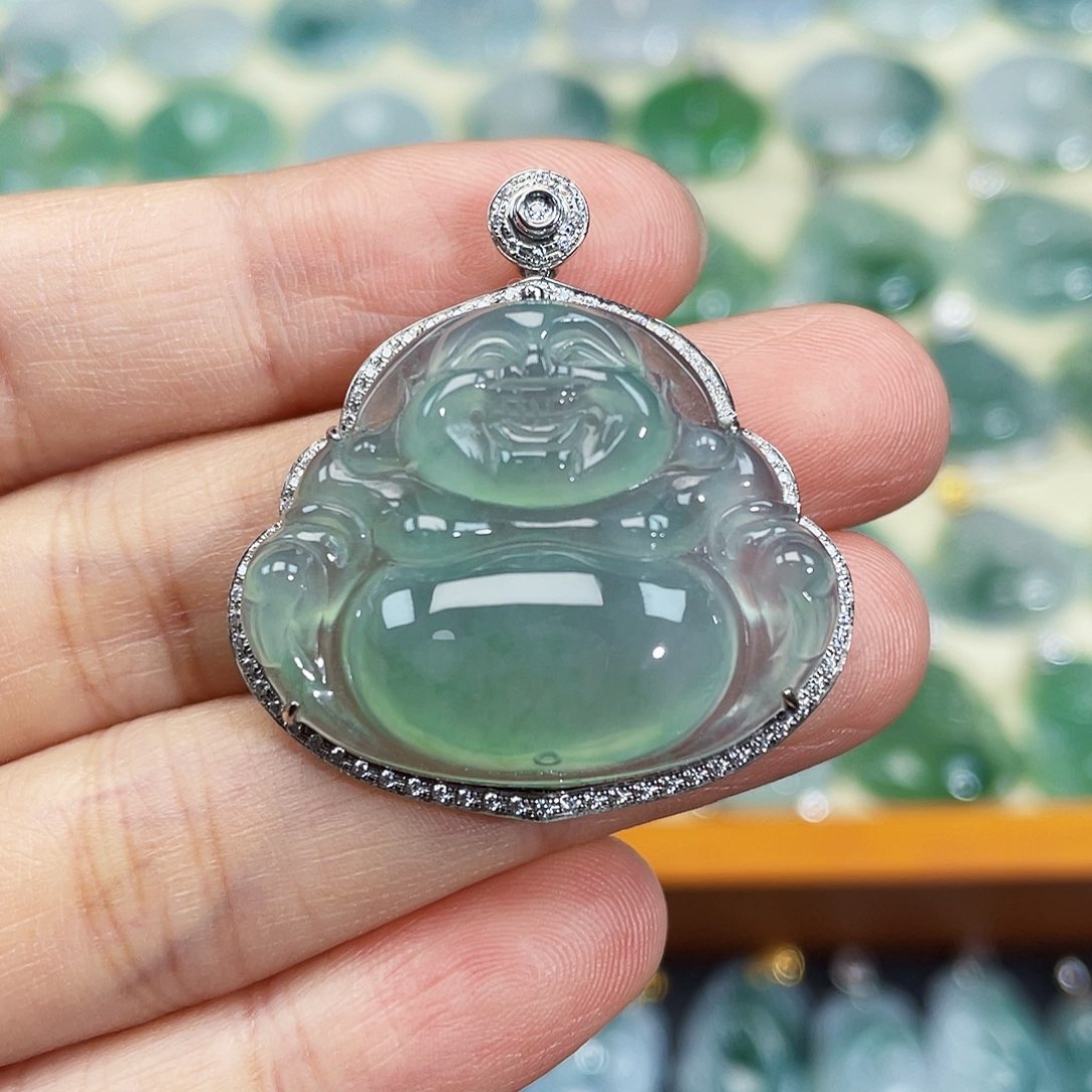 翡翠颈饰18K金镶嵌吊坠