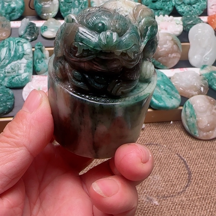 用***6独山玉未镶嵌颈饰