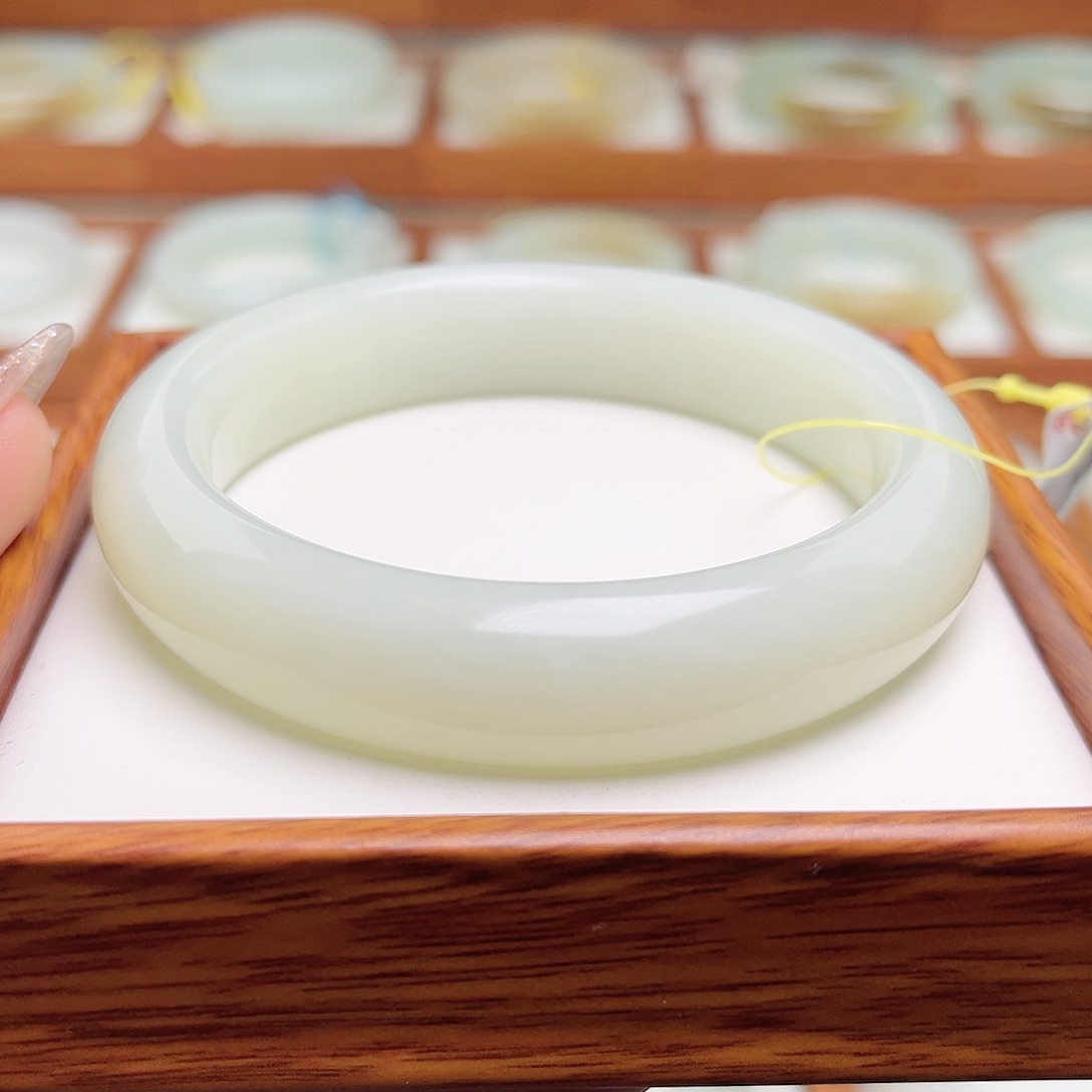 和田玉手镯未镶嵌62.6