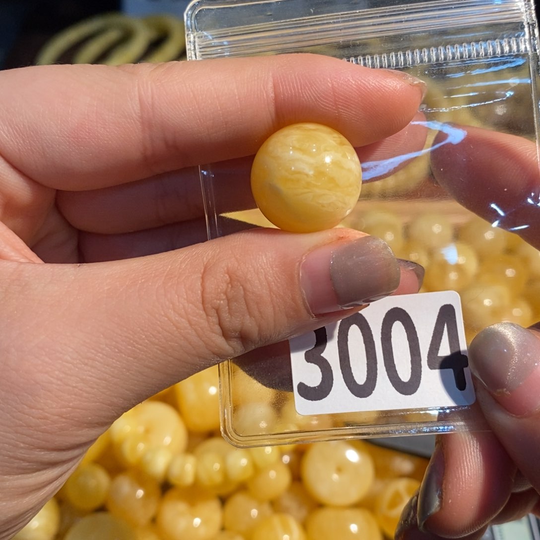 未镶嵌琥珀珠宝奇石3004