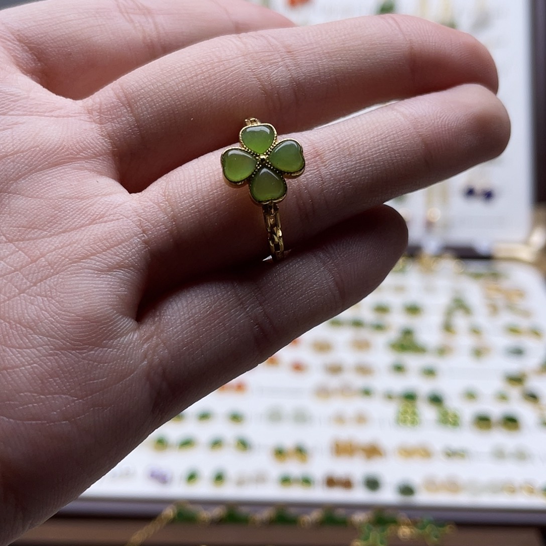 和田玉未镶嵌耳饰