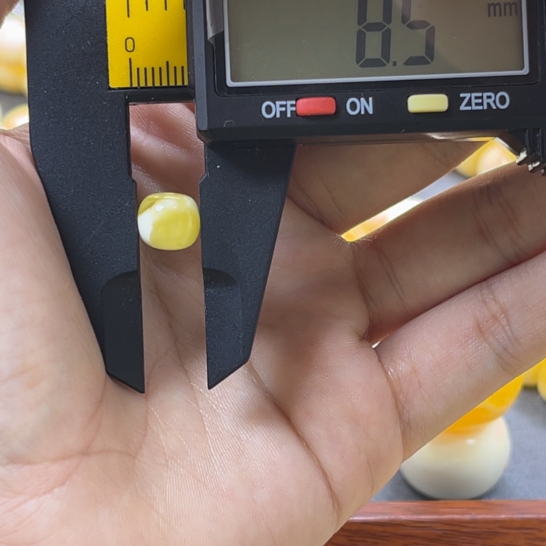 小***、琥珀未镶嵌手串单珠老型