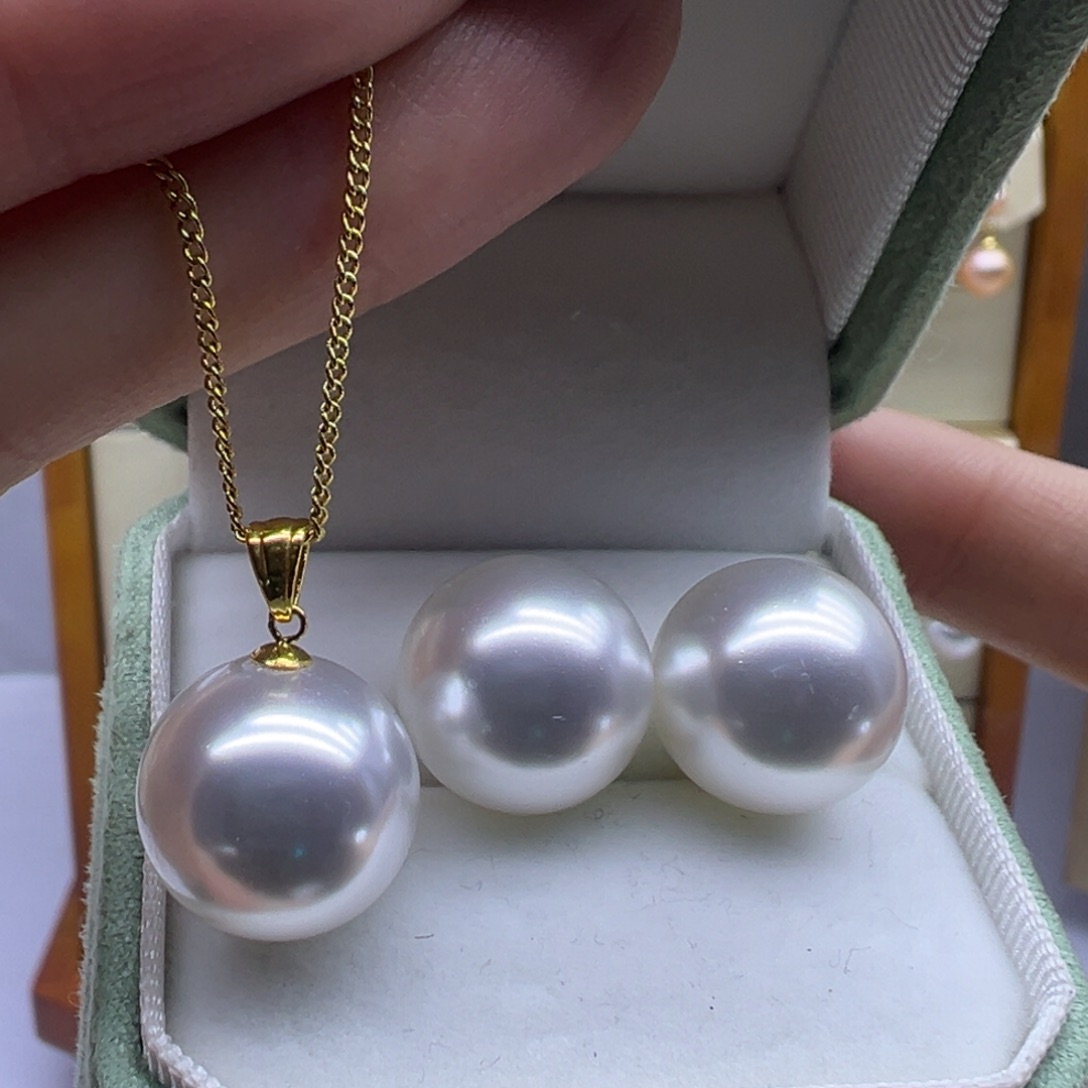 淡水珍珠吊坠(赠链)18K金镶嵌