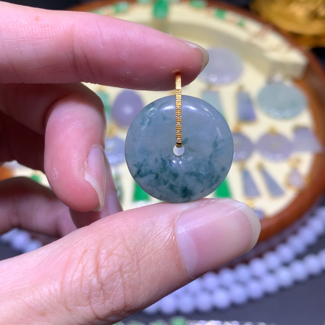 翡翠吊坠(不含链)18K金镶嵌