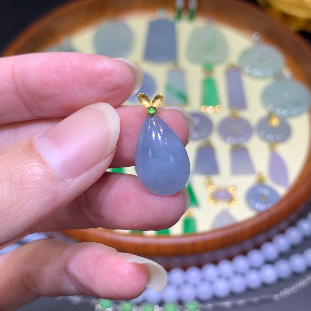 翡翠吊坠(不含链)18K金镶嵌