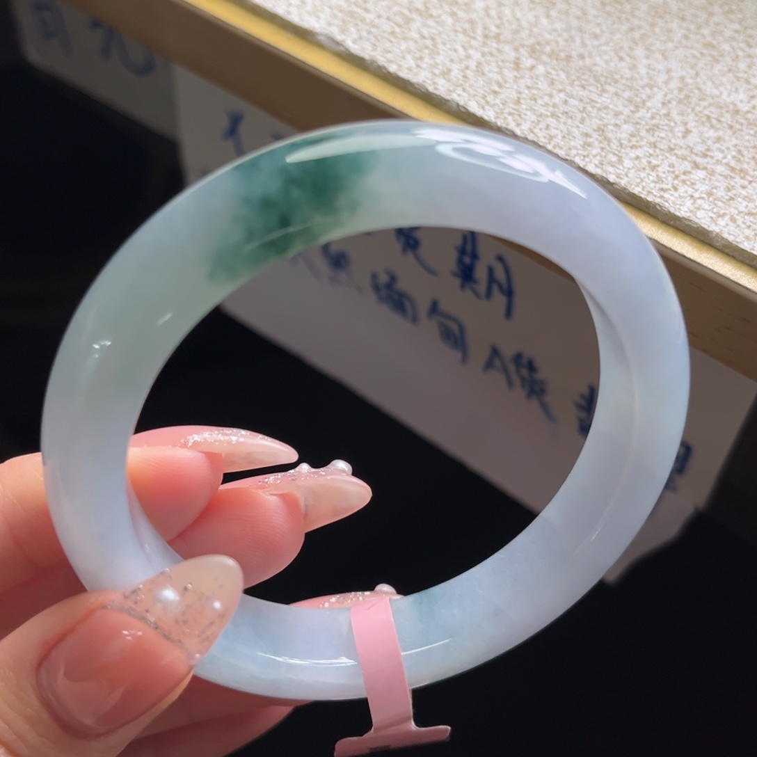 翡翠未镶嵌手镯手镯