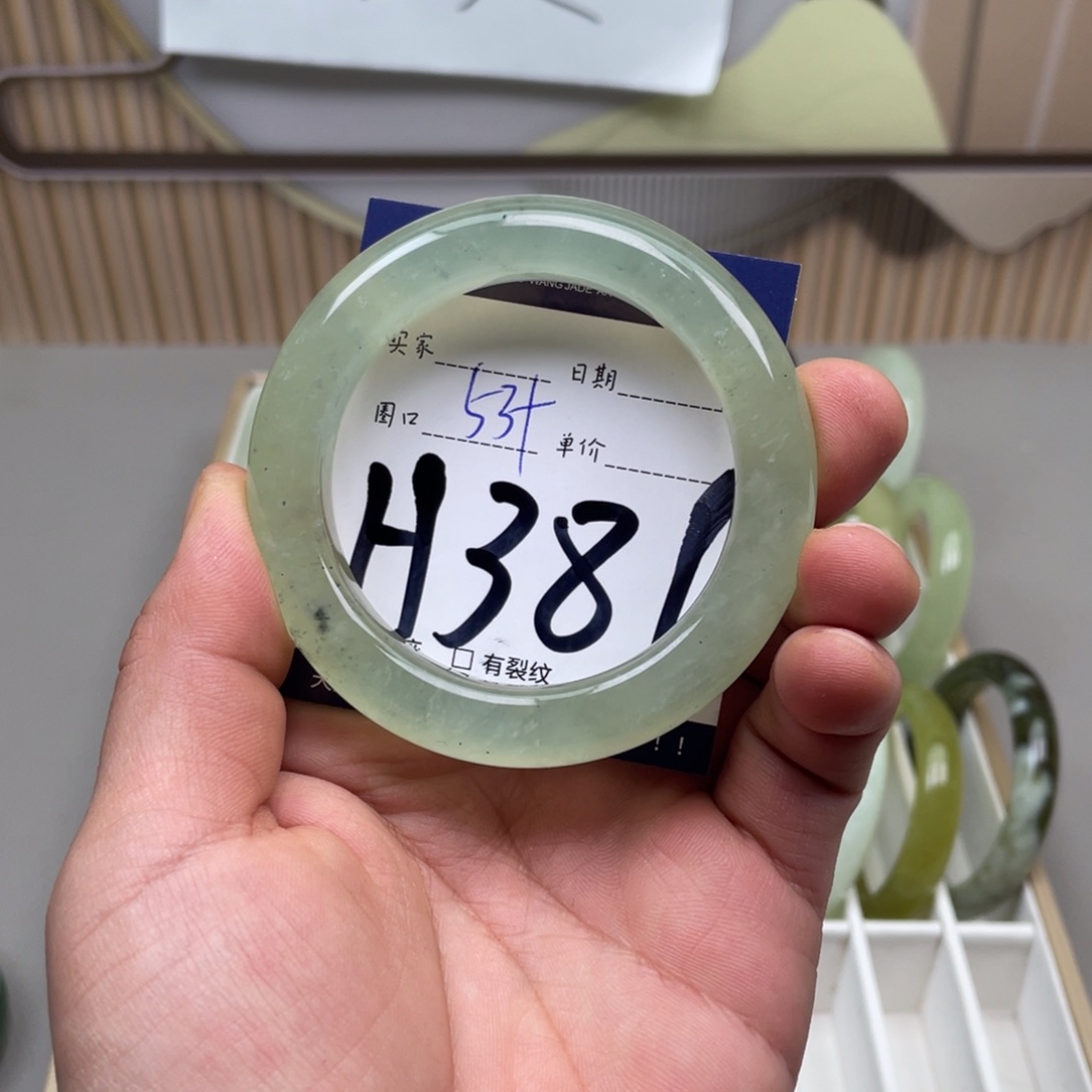 岫玉手镯手镯未镶嵌