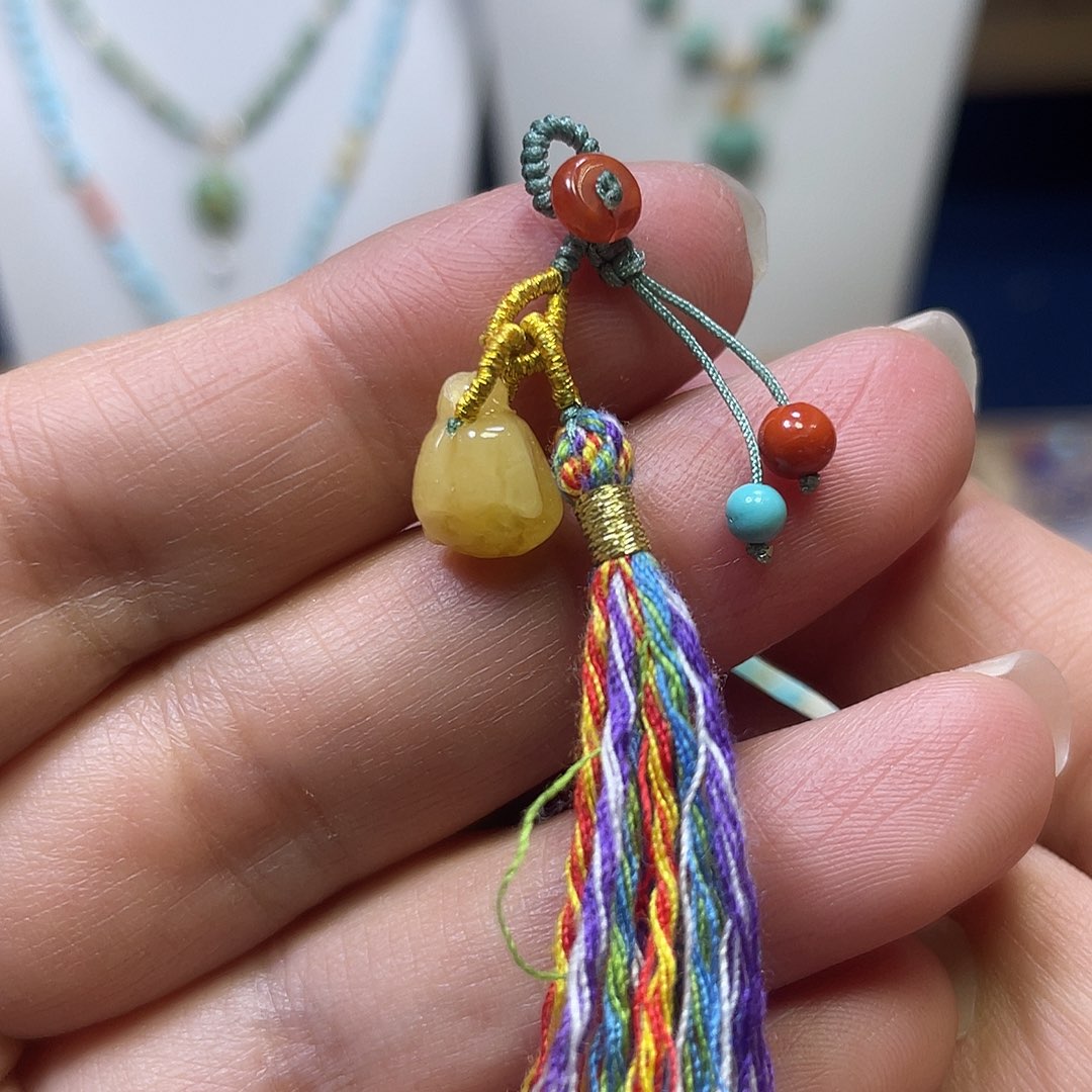 琥珀未镶嵌裸石滴流